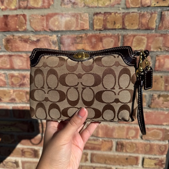 Coach Handbags - Vintage Y2K Coach Legacy Signature Jacquard Turnlock Patent Leather Wristlet